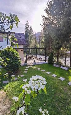 Riverside Guesthouse