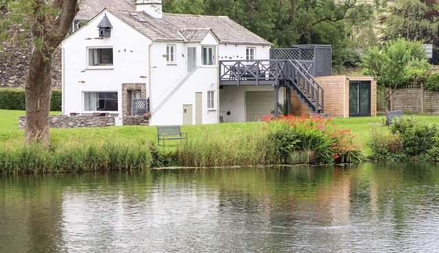 Riverside Hideaway