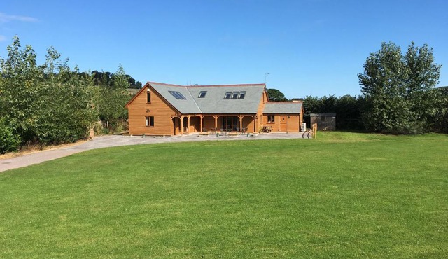 Riverside Lodge
