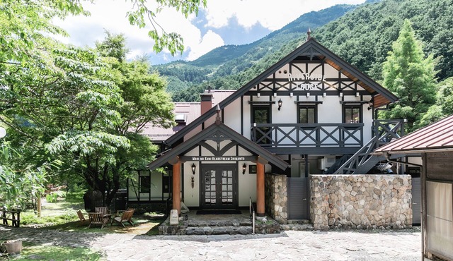 Riverside Lodge