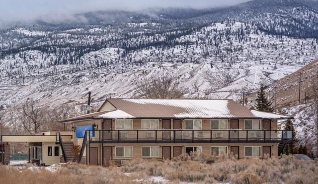 Riverside Motel