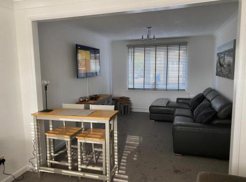 Riverside Park Ground Floor Apt 1 BR Parking St Neots