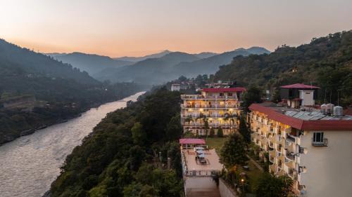 Riverside Resorts