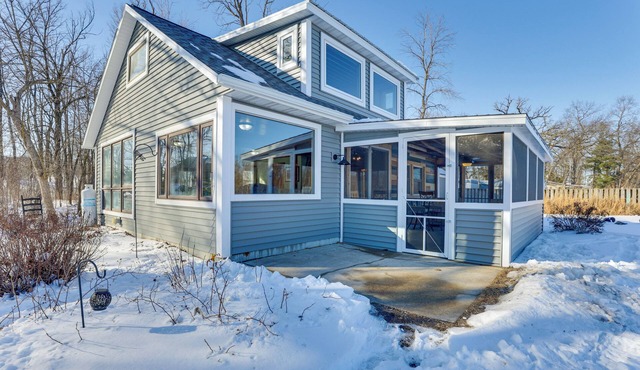 Riverside Retreat Near Trails in Johnson Creek