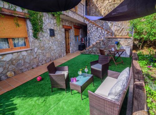 Riverside Rustic Retreat
