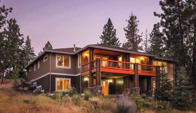 Riverview Executive Retreat | Farewell Bend