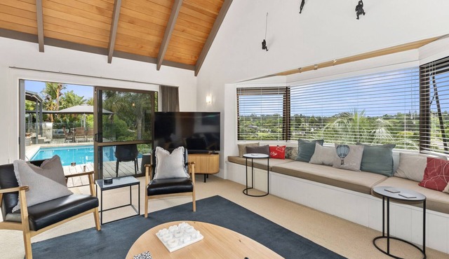 Riverview Landing - Kerikeri Holiday Home