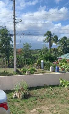 RiverView Retreat - 2 Bed Escape in Linstead