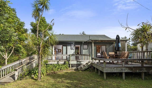 Riverview Retreat - Cooks Beach Holiday Home