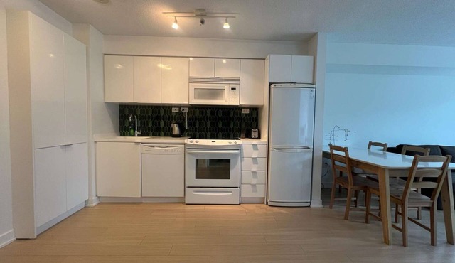 RivetStays | The Parade Deluxe Suite – 1 Bedroom Condo