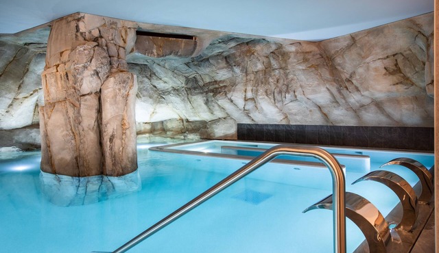 Riviera – Hotel, Restaurant & Spa (formerly Golden Tulip Aix les Bains)