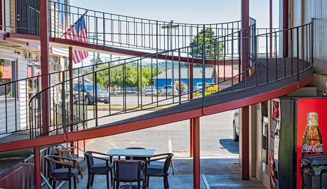 Riviera Inn Motel