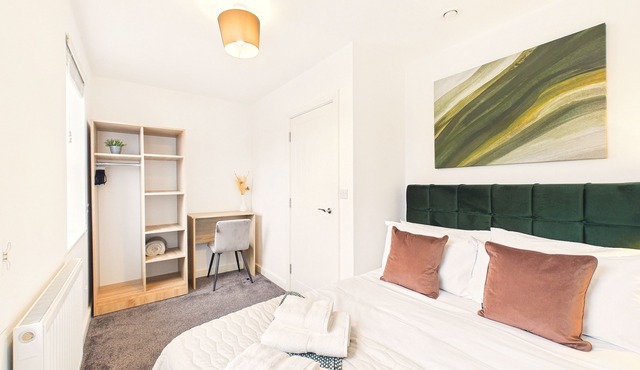 Rivoli Mews, Stylish, Quiet Modern Home, Free Parking