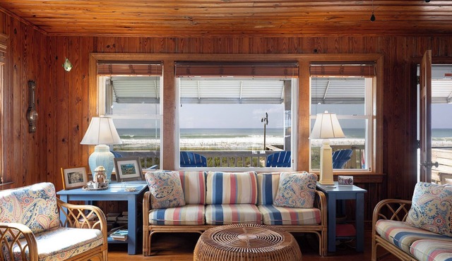 Roberson Cottage, Oceanfront House in Atlantic Beach, NC!