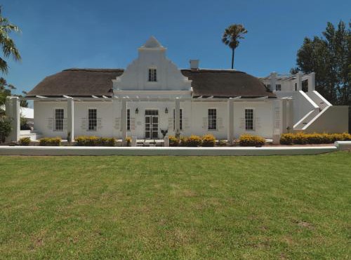 Robertson Manor