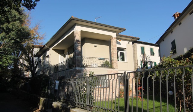 Robin's nest: quiet setting 200 meters from the historic center