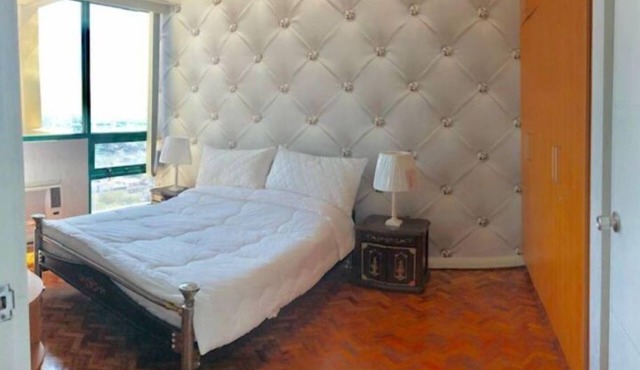 Robinson Place 68 sq.m Entire One Condo Unit i