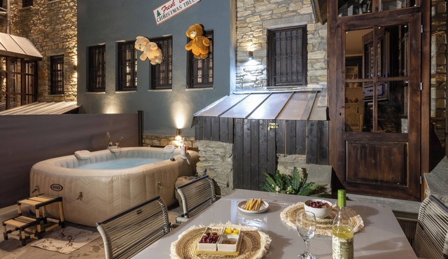 Rock Dandy La Maison De L’Ours | Top Fireplace Retreat