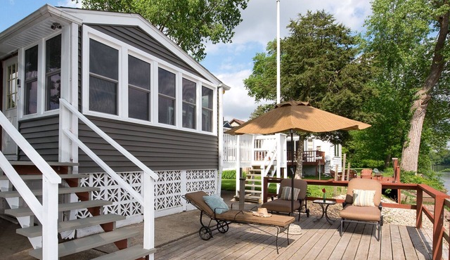 ROCK RIVER HIDEAWAY
