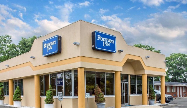 Rodeway Inn MacArthur Airport