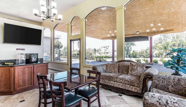 Rodeway Inn & Suites Canyon Lake-Menifee West