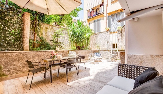 Roe Residence - Two Bedroom Villa, Sleeps 6
