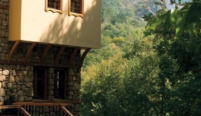Roes Suites