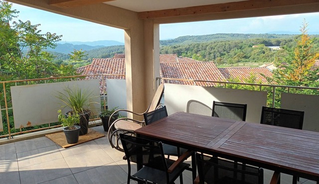 ROGNES, Luberon / Ventoux view