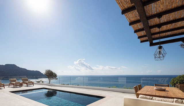 Rokkea Villa, Earthy Elegance by the Sea