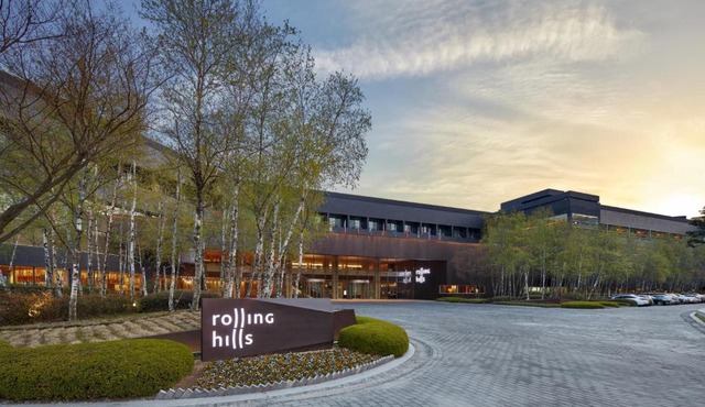 Rolling Hills Hotel
