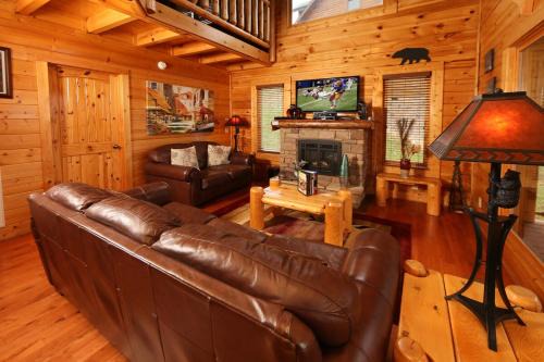Romancing - 2 BR High In The Mountains