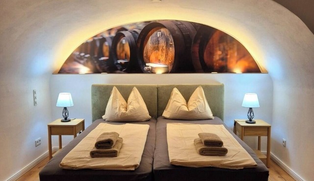 Romantic accommodation on the Moselle. Sleep in the historic wine cellar.
