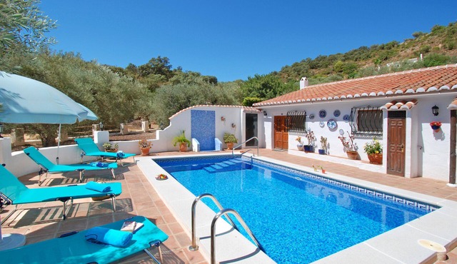 Romantic and private hide away with pool in Andalusia.