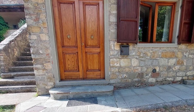 Romantic apartment in the green within walking distance from bike path!