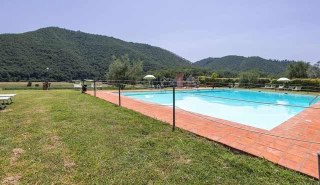 Romantic Apartment In Agriturismo, Parrano, Italy