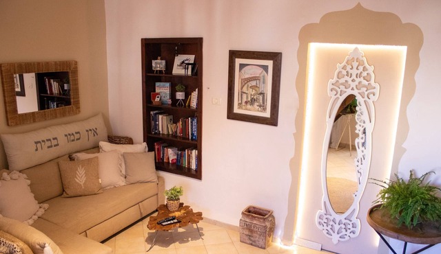 Romantic authentic apartment in the city center with amazing views