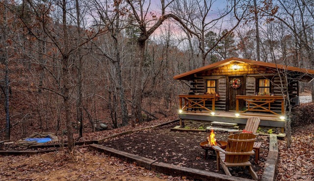 Romantic Buffalo River Cottage And Boulder Hot Tub