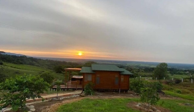 Romantic Cabin with Jacuzzi Azulejo