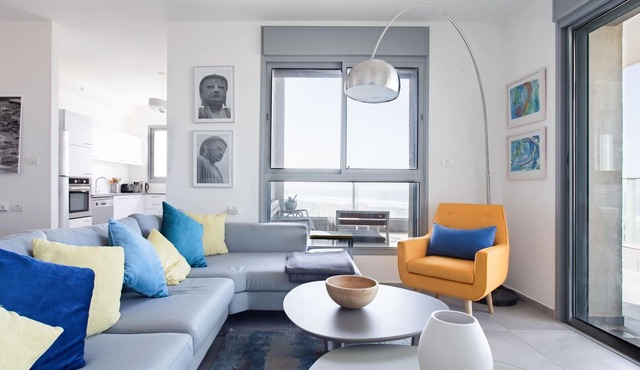 Romantic Chic Apartment with Amazing Sea Views, Romantic Sea View Chic suite
