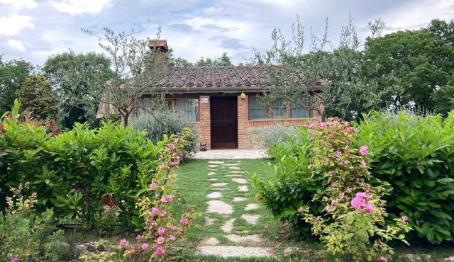 Romantic Cottage furnished in country style in the hills of Tuscany.