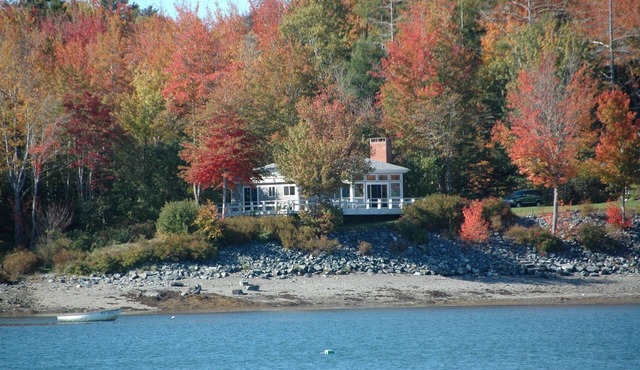Romantic cottage overlooking Frenchman's Bay -