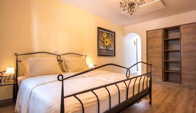 Romantic Deluxe Studio for 2 in the city of the sun