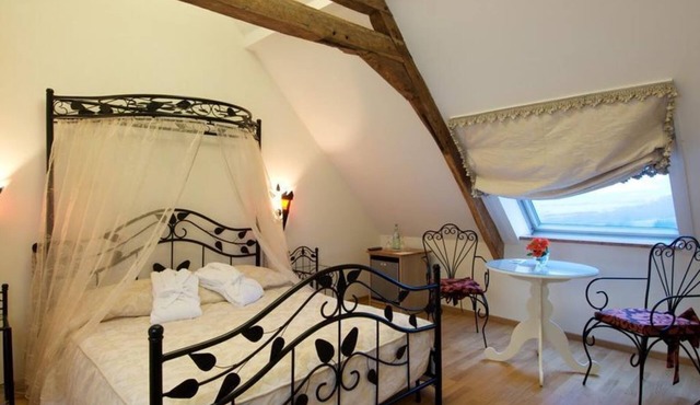 Romantic double room superior - Burghaus and Villa Kronenburg