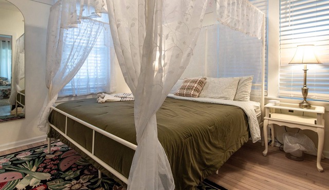 Romantic Dundee House