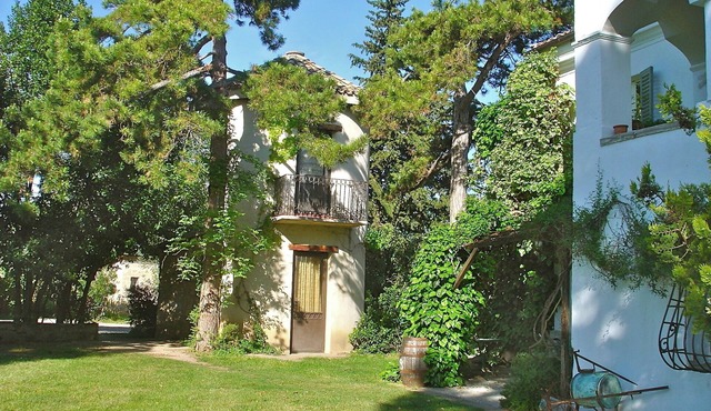 ROMANTIC ESCAPES: small Tower in the gardens between mountains and beaches, pool