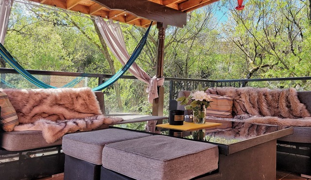 Romantic Getaway/6ft Tub/Private Deck/Housecoats/Fireplace