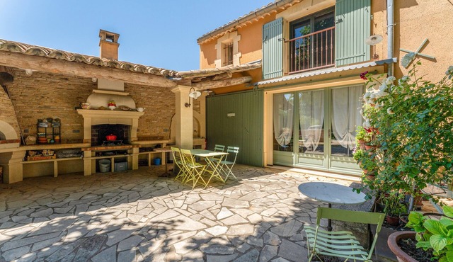 Romantic Getaway with Pool in Provence