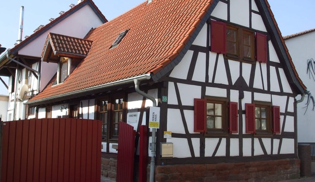 * Romantic half-timbered holiday home in the South Palatinate - here is the PFALZCARD