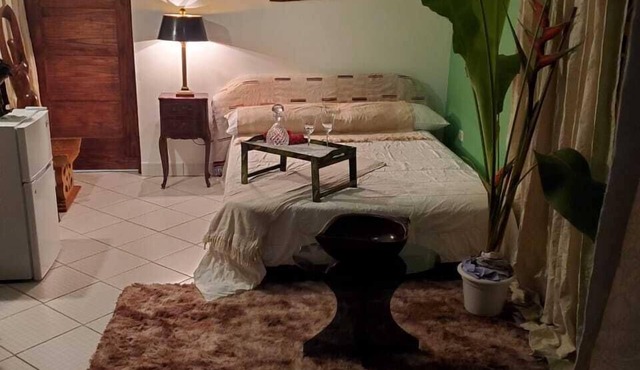 romantic hide away 20 mins from beach