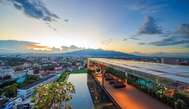 Romantic Honeymoon Siam Suite, Central Chiang Mai